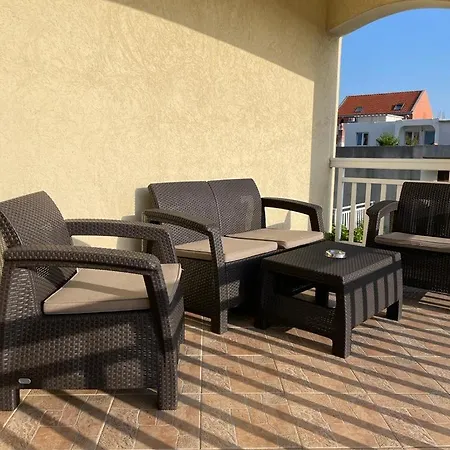 Place 2 Apartman *