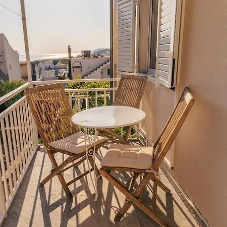 Place 2 Apartment Hvar Town
